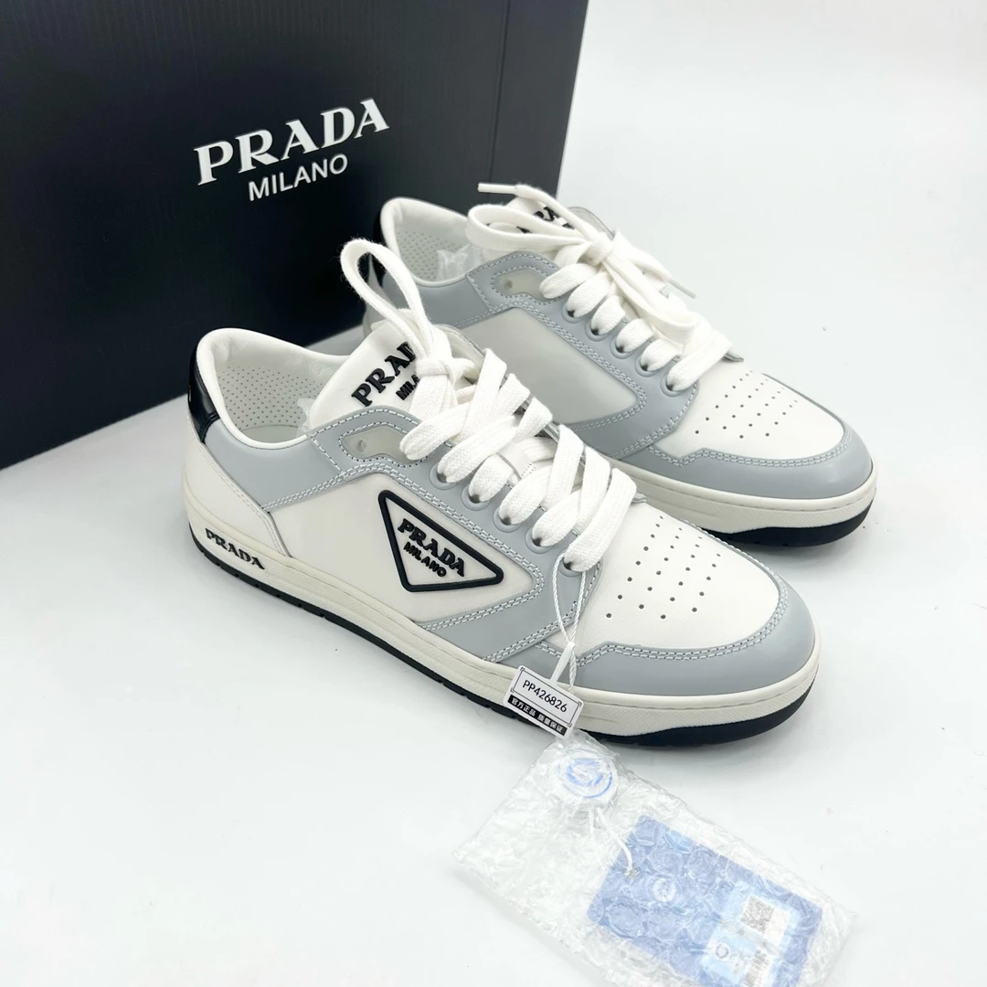 未使用 Prada/普拉达 37.5码/灰白三角标低帮板鞋/pp426826
