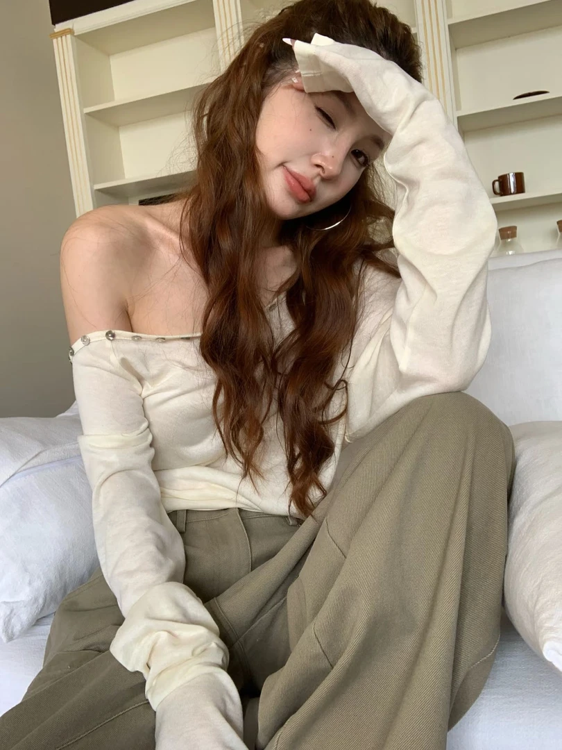 辣妹一字肩长袖T恤修身设计感小众不规则露肩高腰显瘦休闲直筒裤