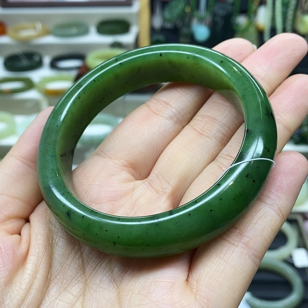 和田玉（碧玉）未镶嵌手镯