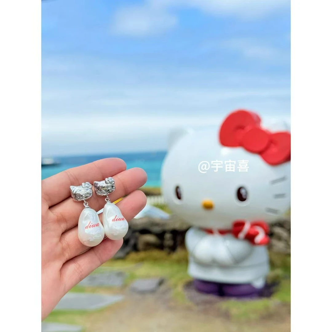 铜合金仿珍珠耳饰  T2-025【异形贝珠字母金属kt耳钉】