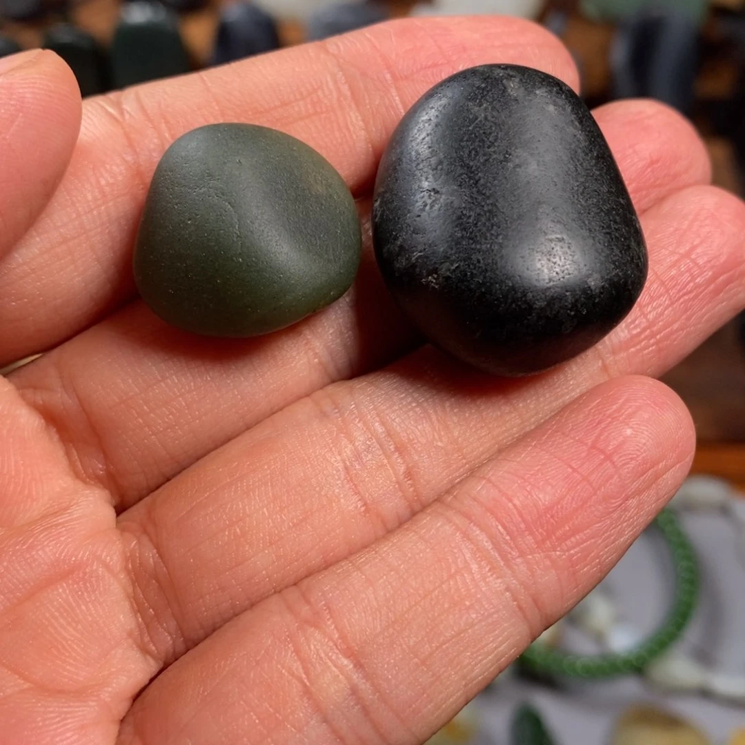 和田玉颈饰未镶嵌烟**圈