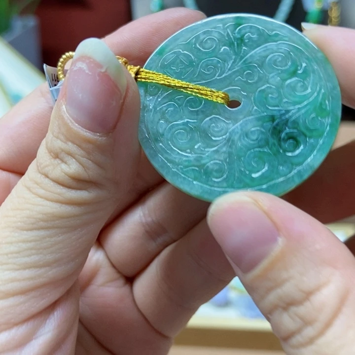 翡翠未镶嵌颈饰吊坠