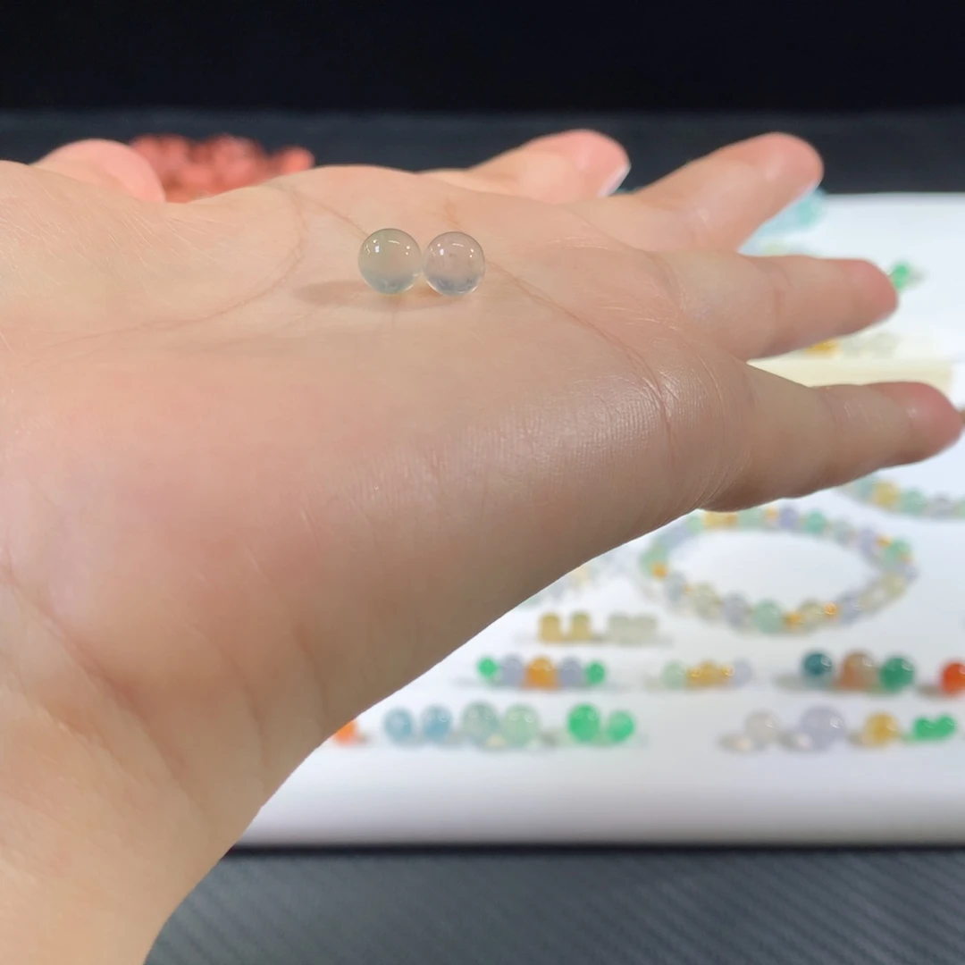 翡翠手串未镶嵌近玻璃底咖色