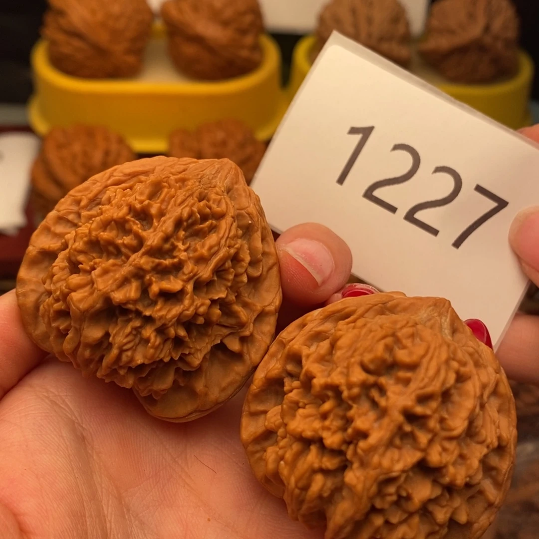 把件桃核满天星42……