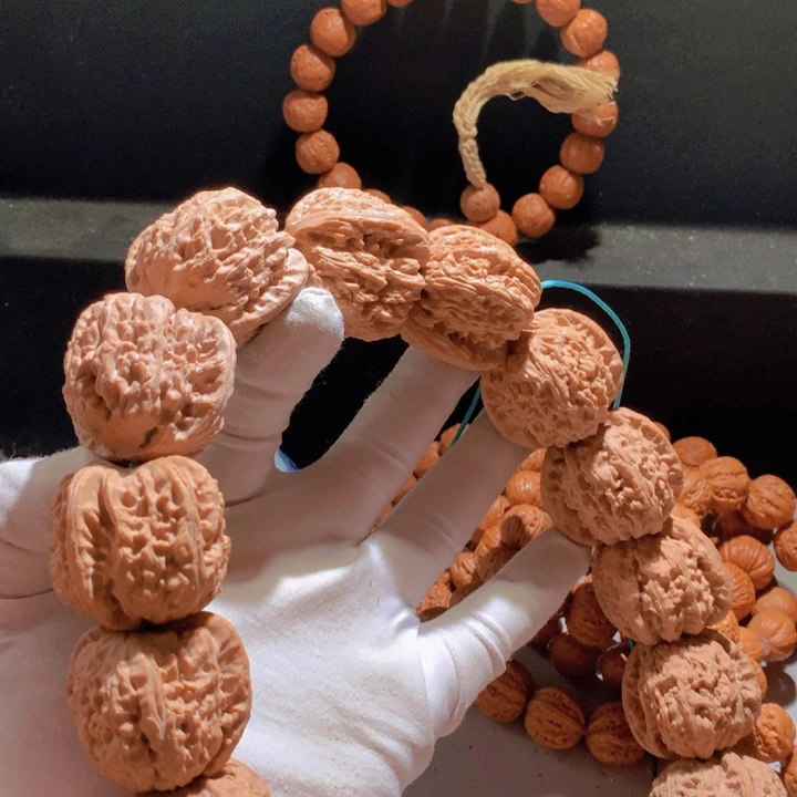 百***翁文玩核桃手串白狮子