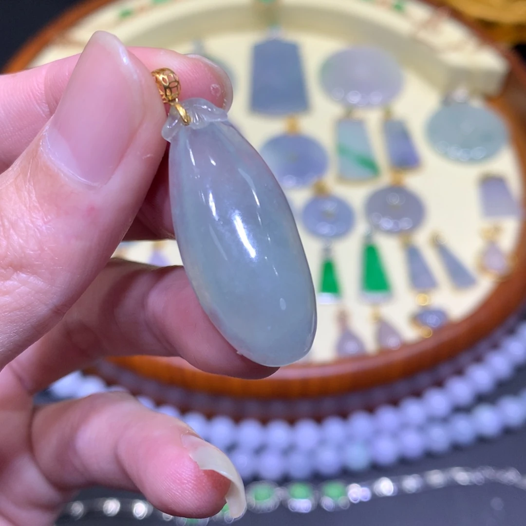 翡翠吊坠(不含链)18K金镶嵌