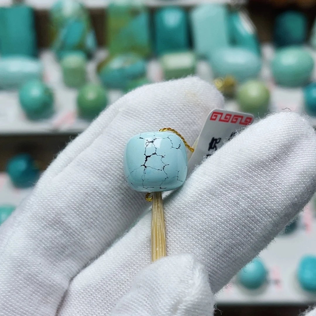 绿松石未镶嵌摆件