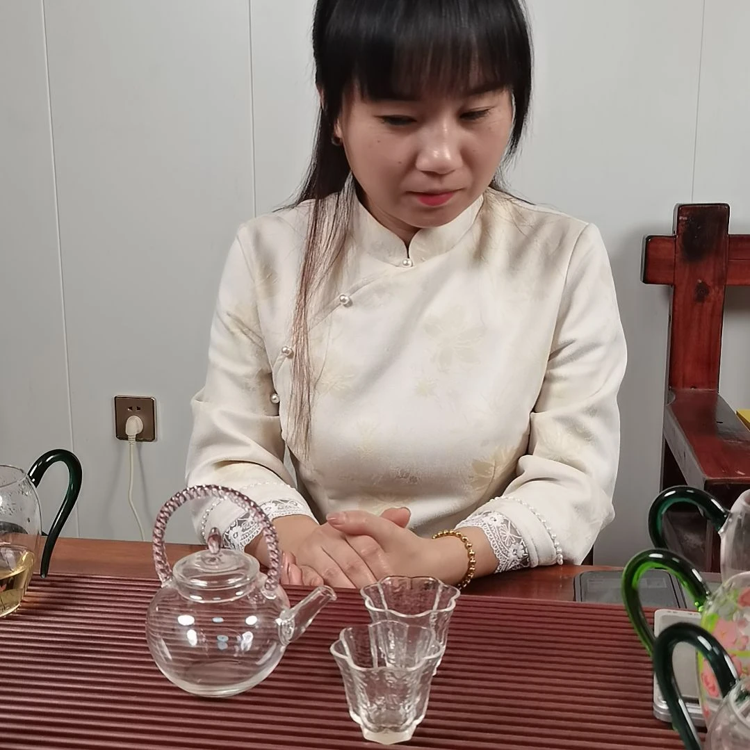 手柄款高硼硅玻璃广远壶配两支小杯