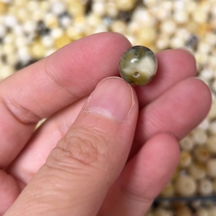 蜜蜡未镶嵌裸石10.2mm一个