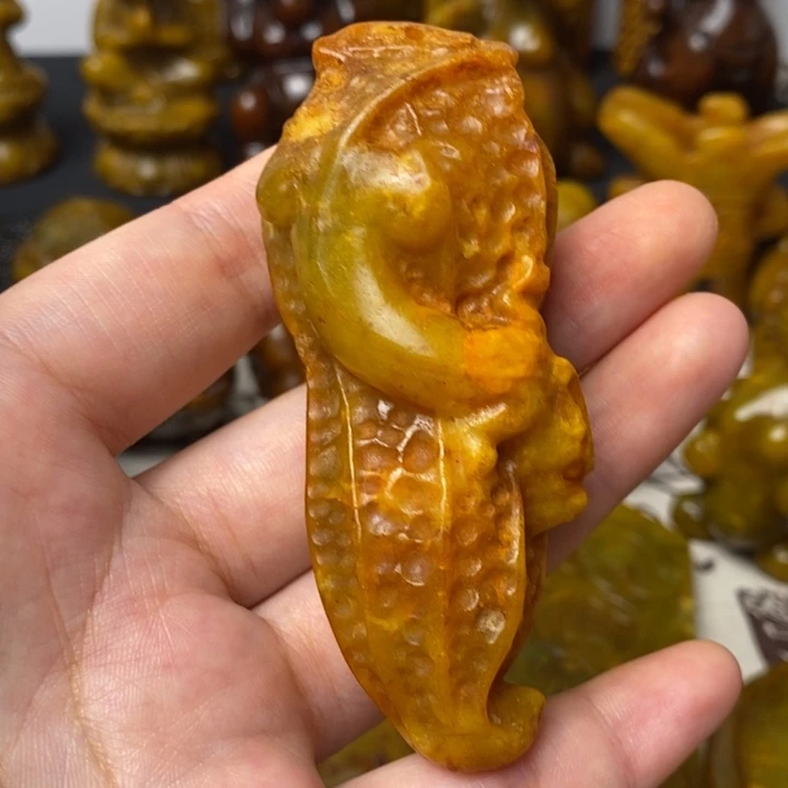 未镶嵌蛇纹石玉颈饰02