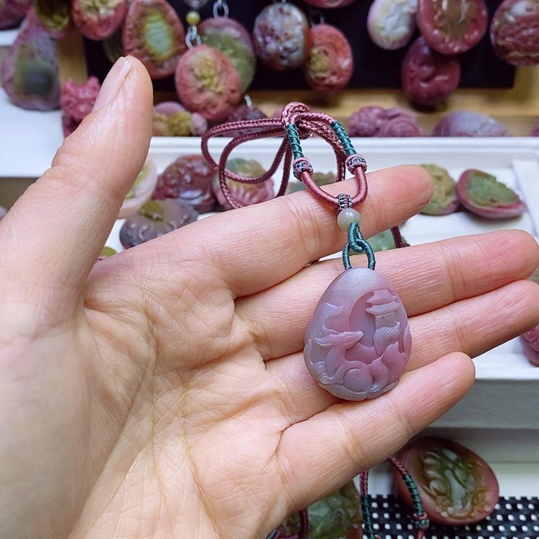 玛瑙/玉髓盐源玛瑙吊坠未镶嵌