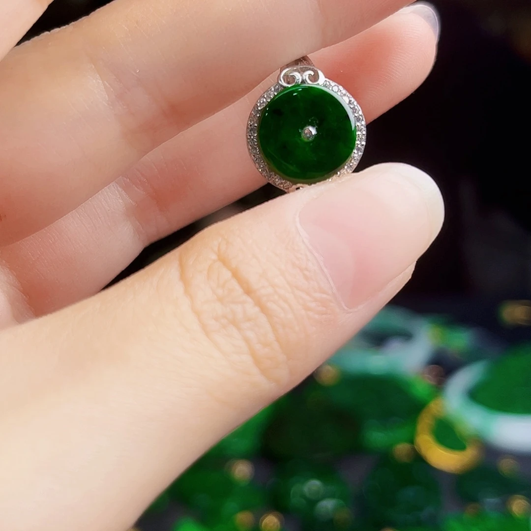 颈饰银S925镶嵌翡翠多样性