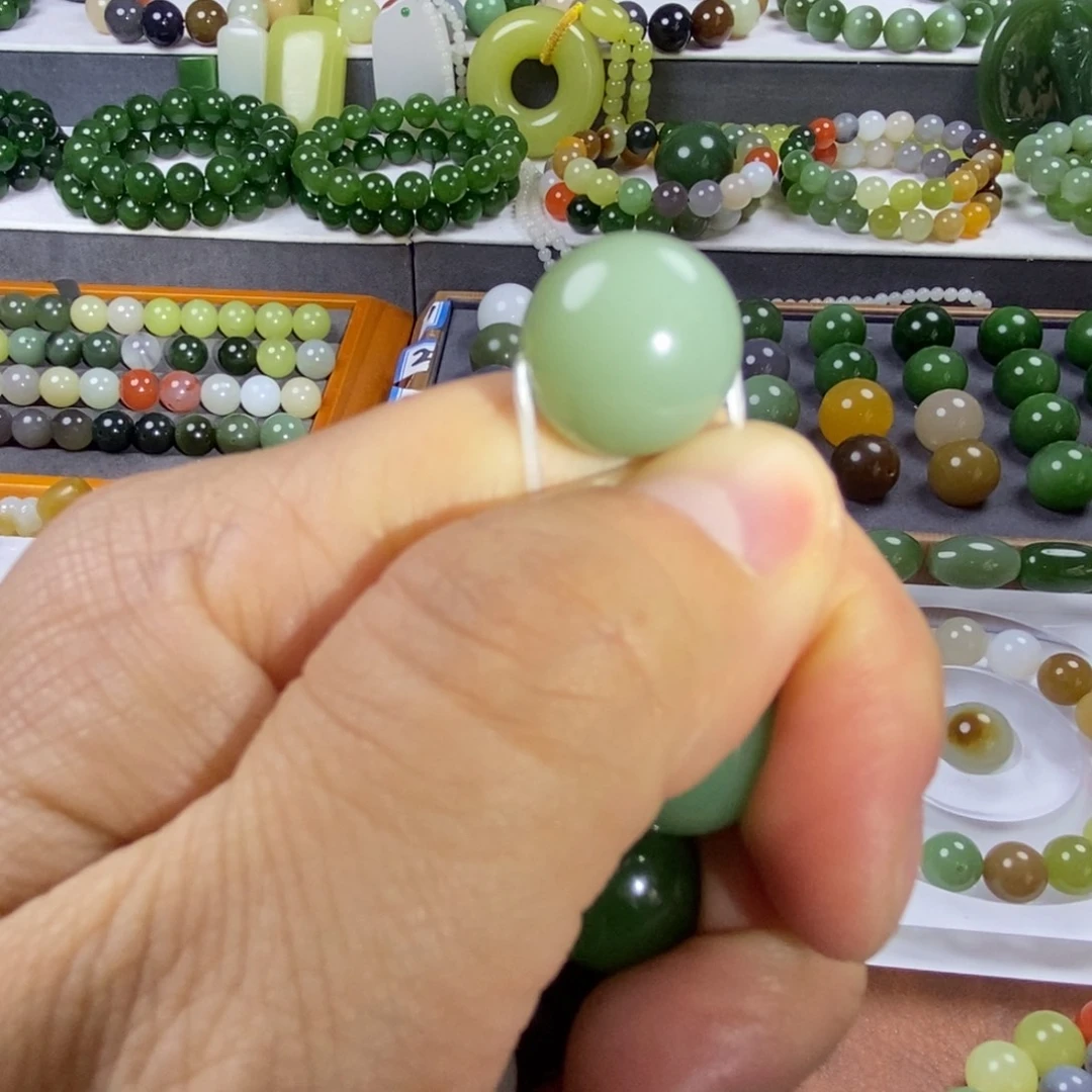 陈***c和田玉散珠卡14粉青