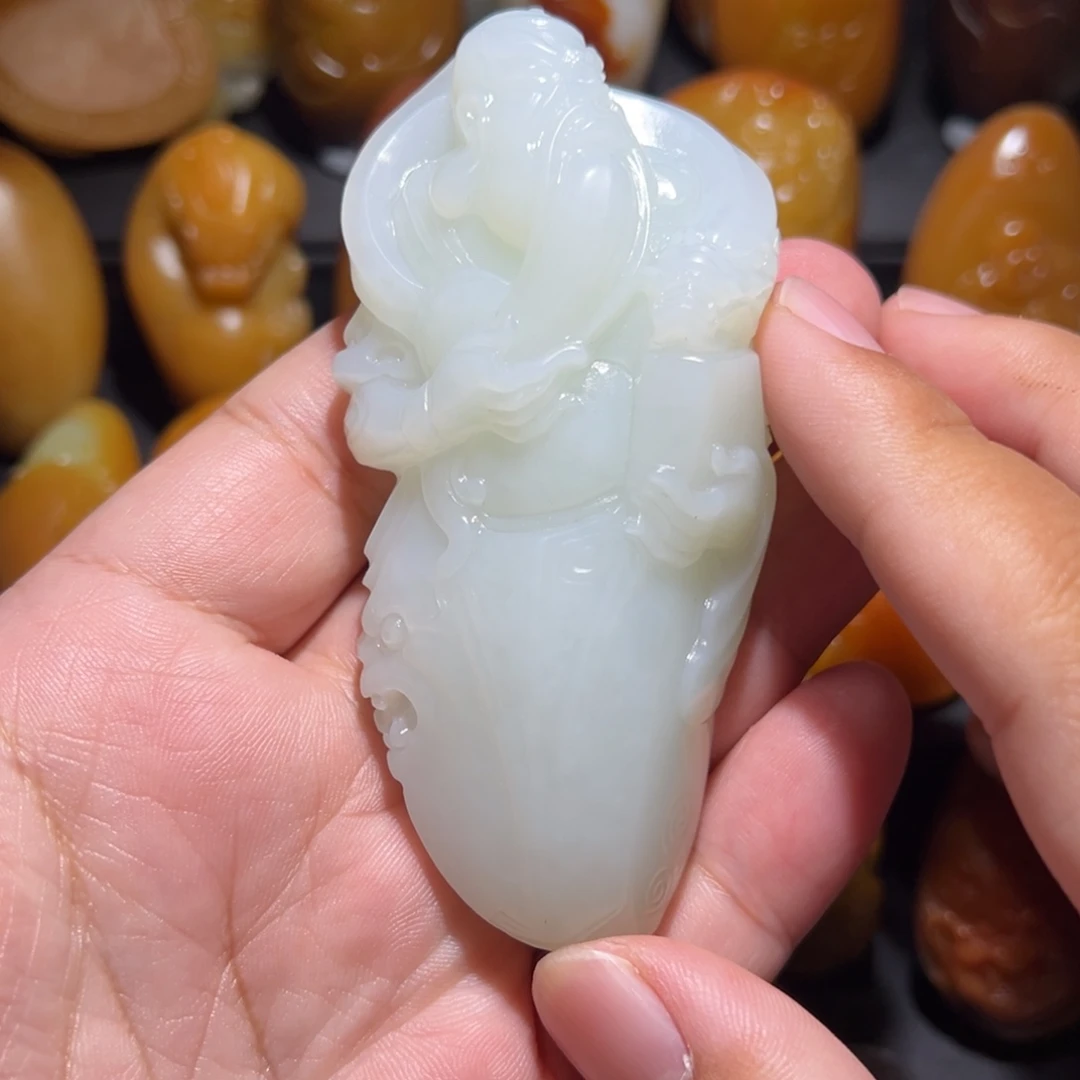 火***帝和田玉未镶嵌颈饰