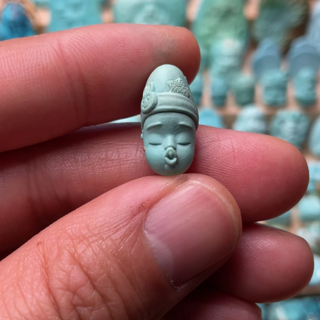 绿松石未镶嵌颈饰