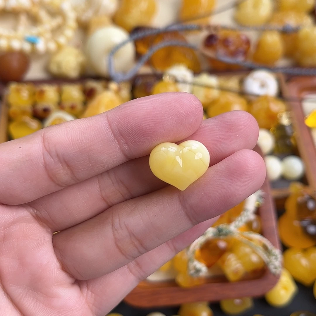 琥珀未镶嵌珠宝奇石