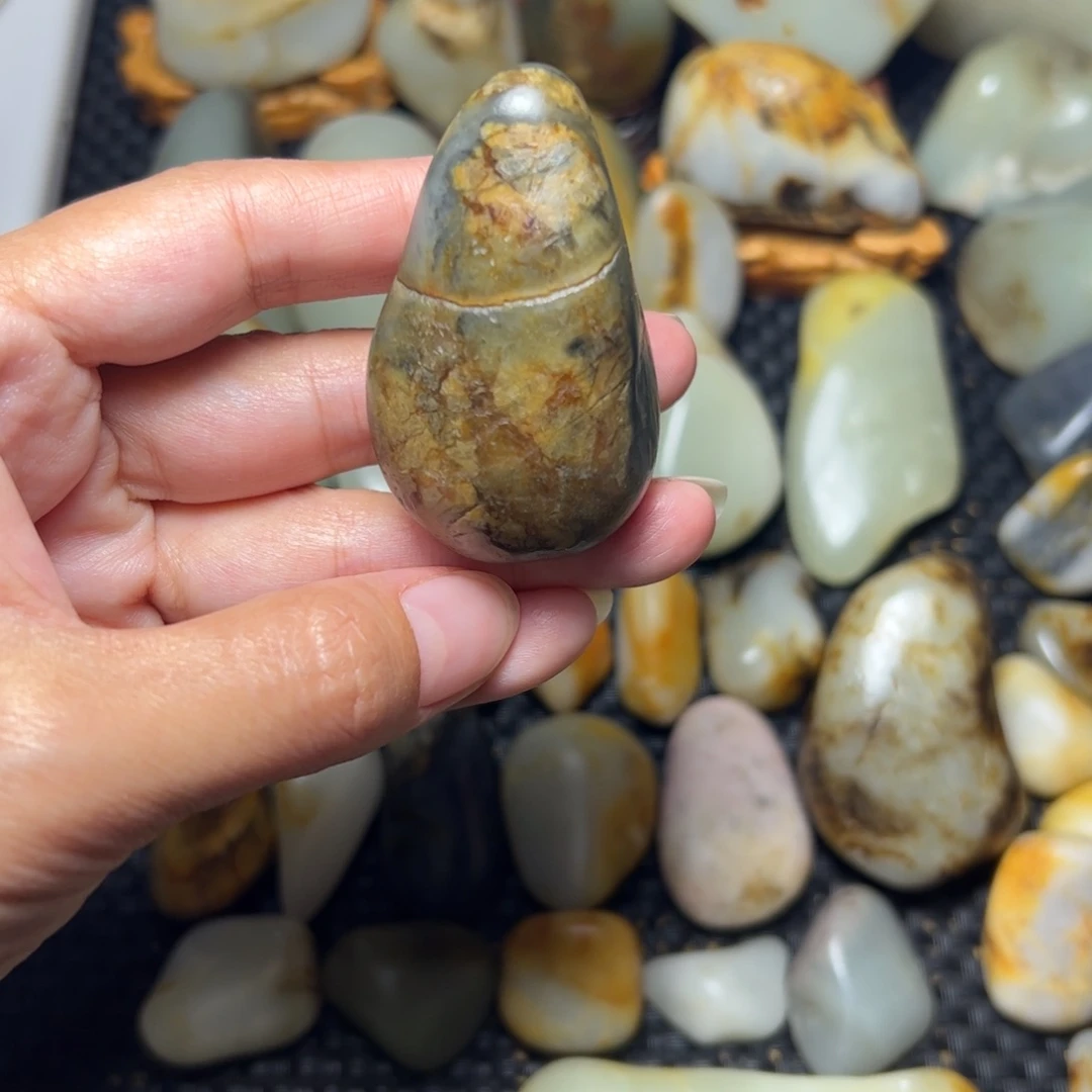 和田玉未镶嵌把件A9