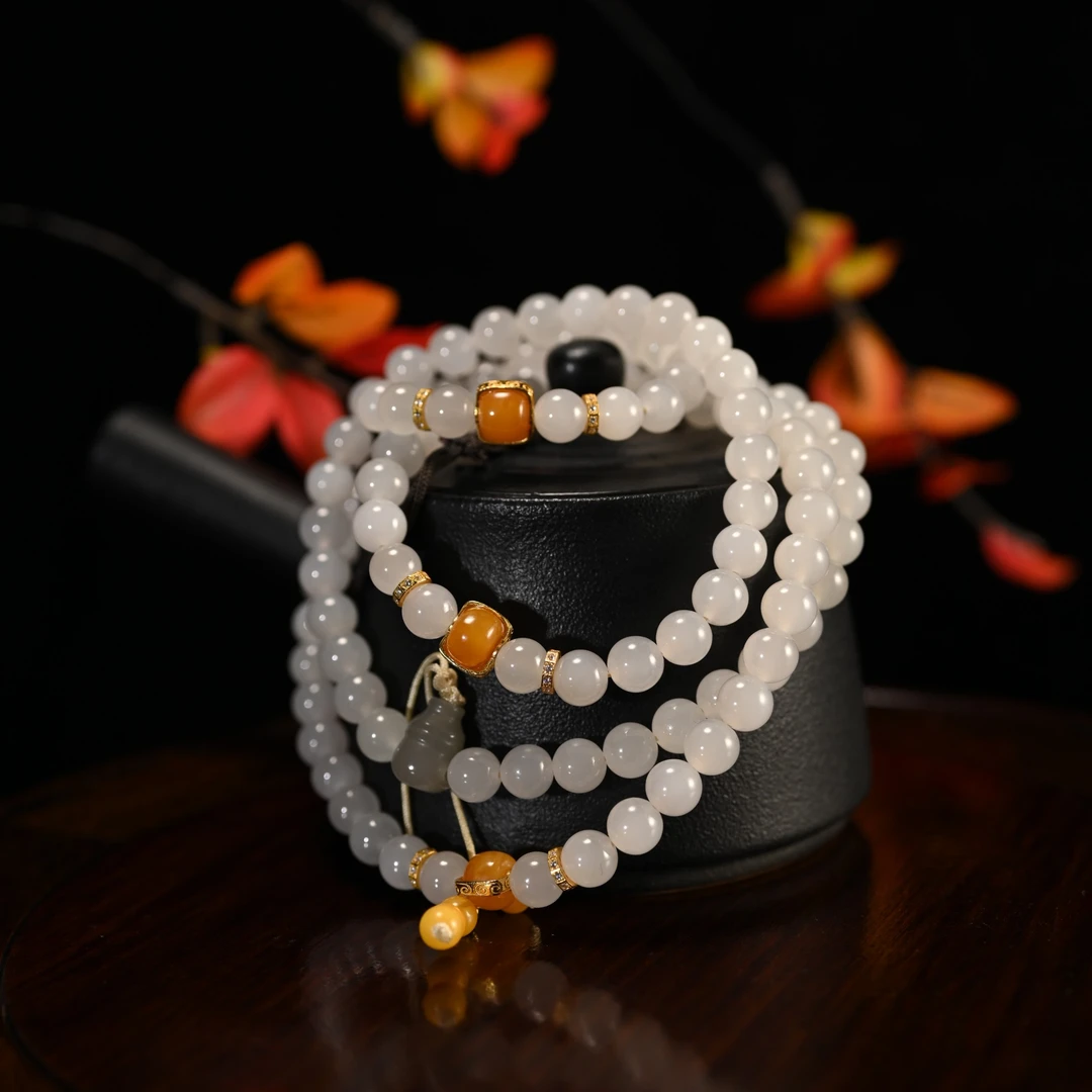 Lot8823 2512080046和田玉青花项链/保利