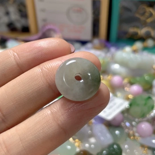 翡翠未镶嵌颈饰平安扣吊坠