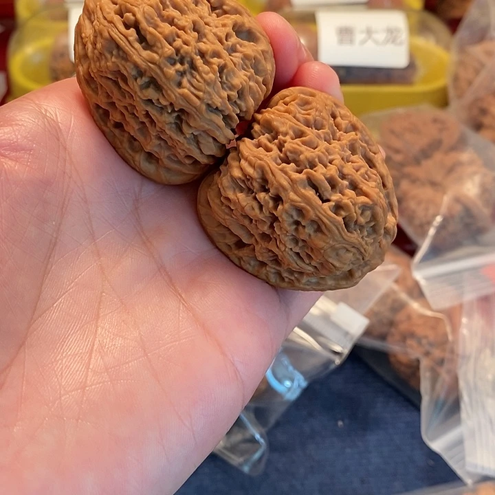 【闪购商品】文玩核桃吊坠南疆