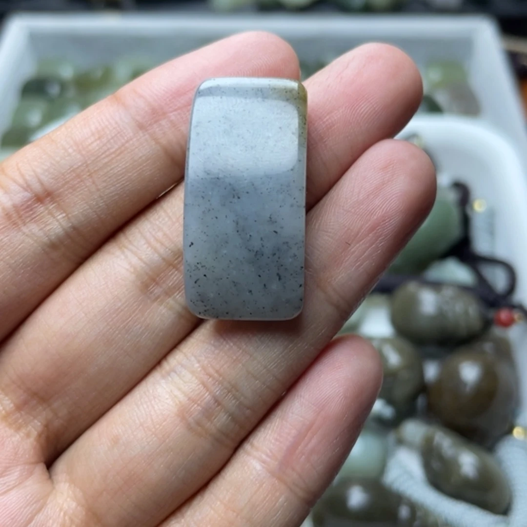 【闪购商品】颈饰未镶嵌和田玉璃*