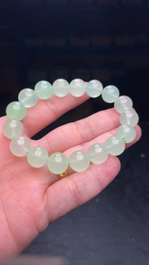 B738  卡12 冰阳绿手串