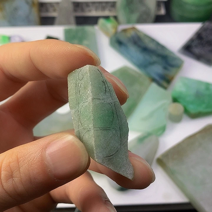 定制翡翠未镶嵌道**、