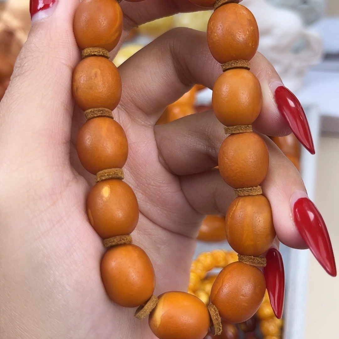 琥珀颈饰未镶嵌蜜蜡