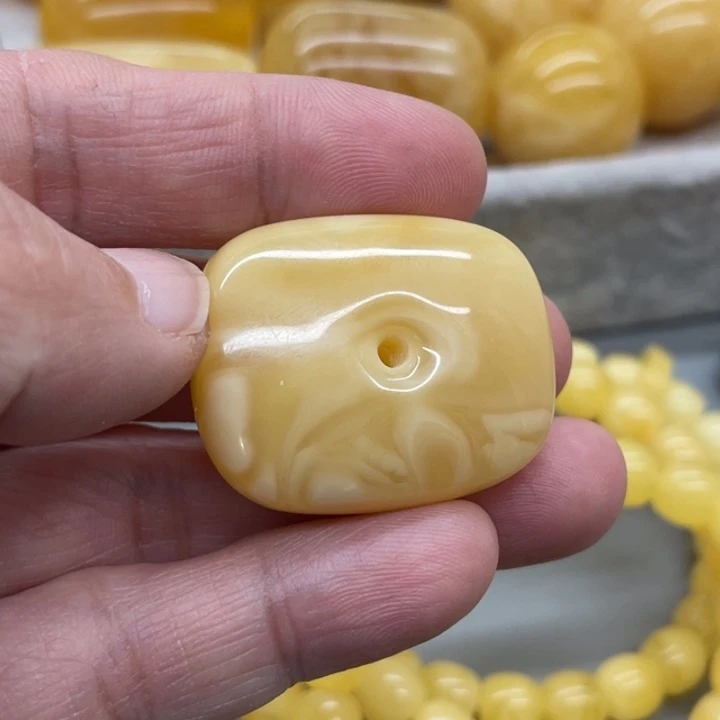 琥珀未镶嵌裸石蜜蜡