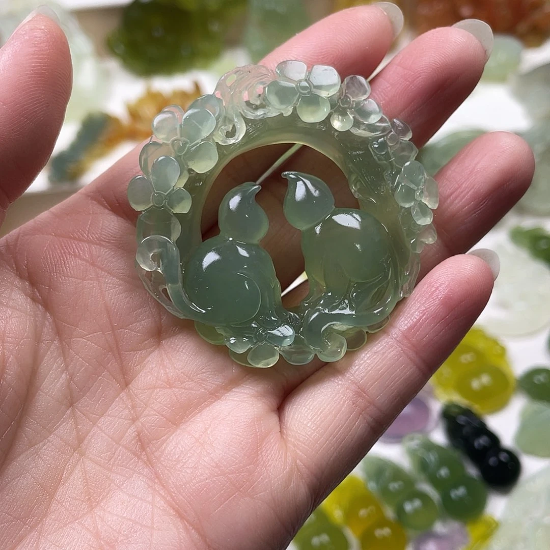 蛇纹石玉未镶嵌颈饰