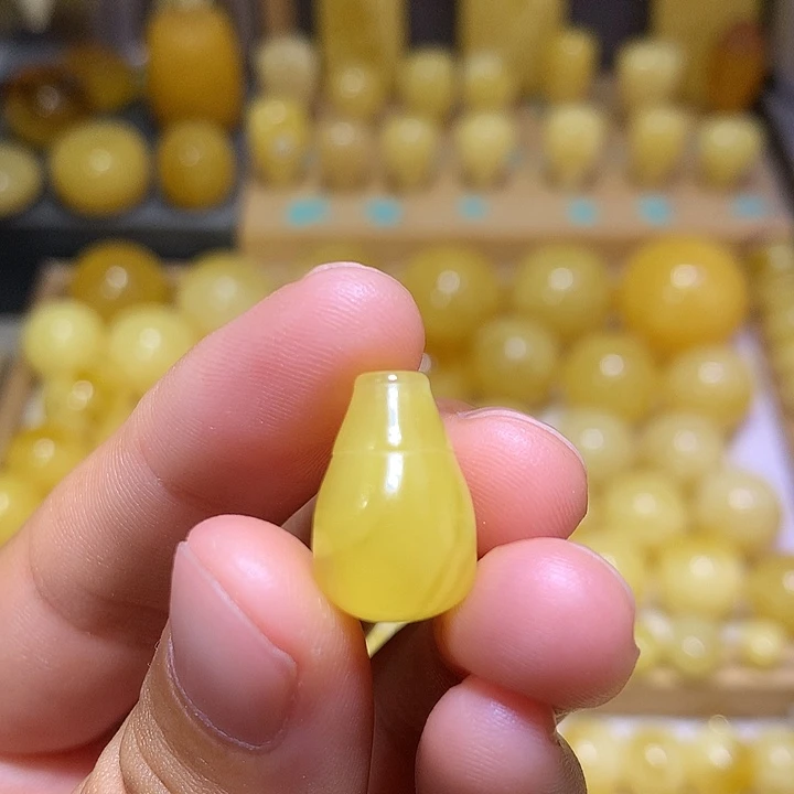 裸石蜜蜡未镶嵌天然俄料蜜蜡鸡油黄三通11.1