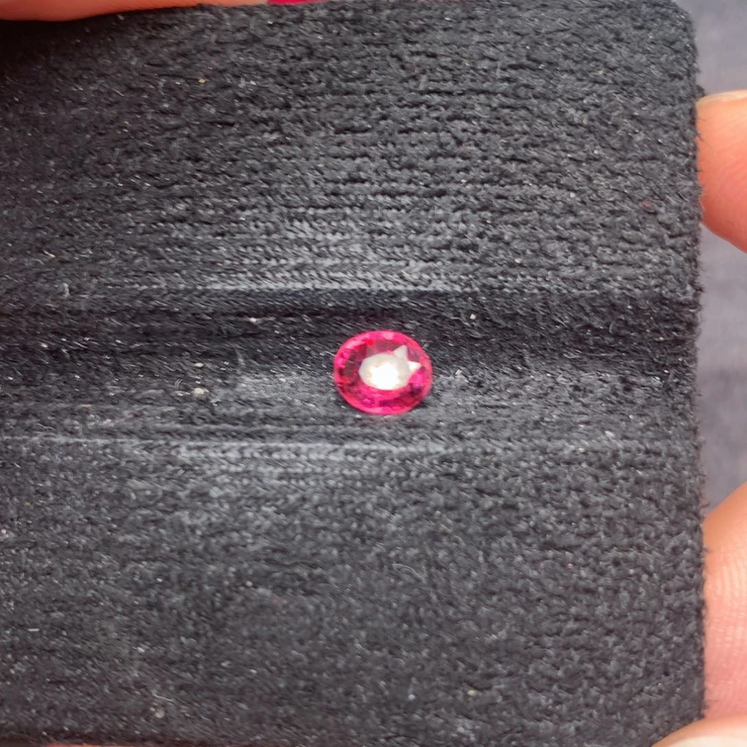 石榴石镁铝未镶嵌好*?