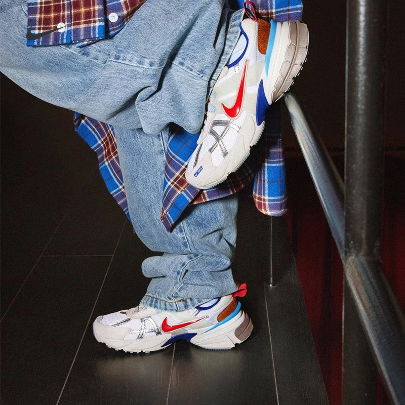 【建议拍大半码】耐克女鞋V2K耐磨透气减震运动休闲鞋HF5724-061