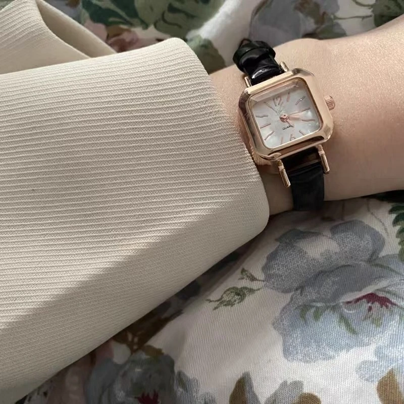 BDH轻奢女士黑带腕表ins简约潮流牛奶方糖腕表