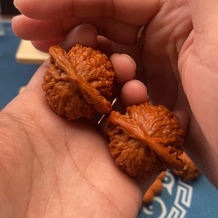 桃核吊坠盘山公子帽 有修