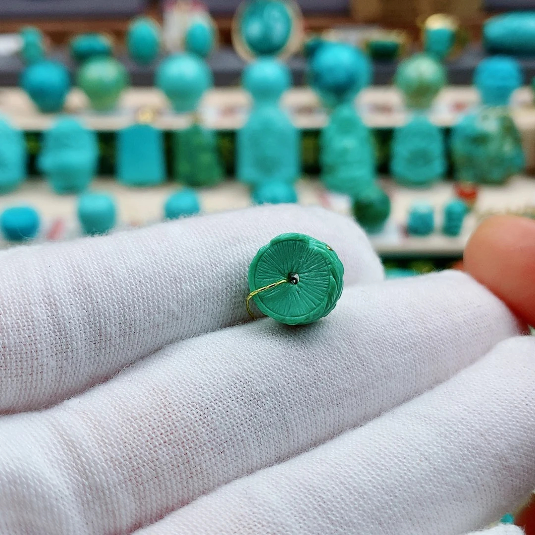 绿松石未镶嵌珠宝奇石