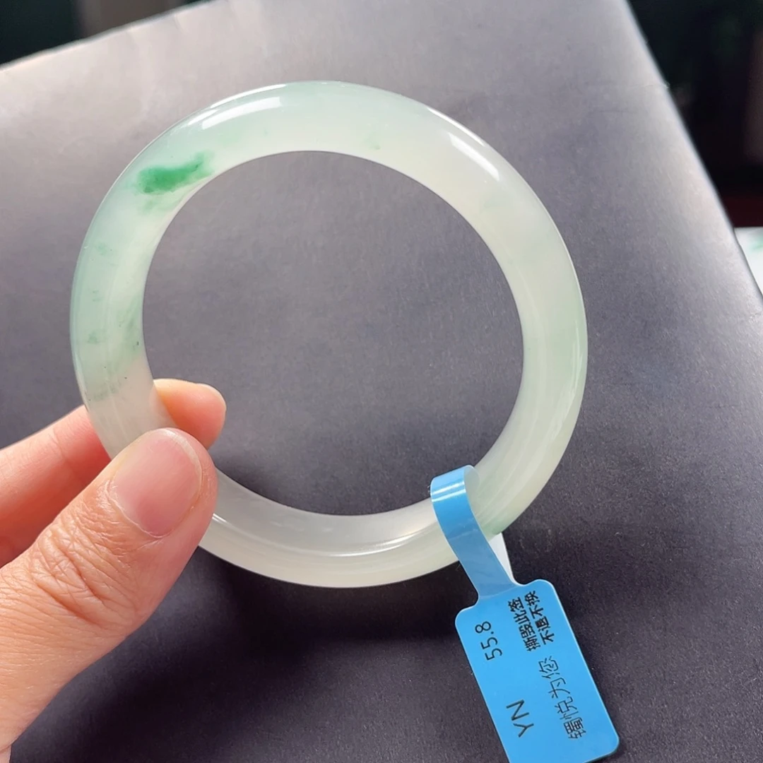 石英质玉未镶嵌手镯