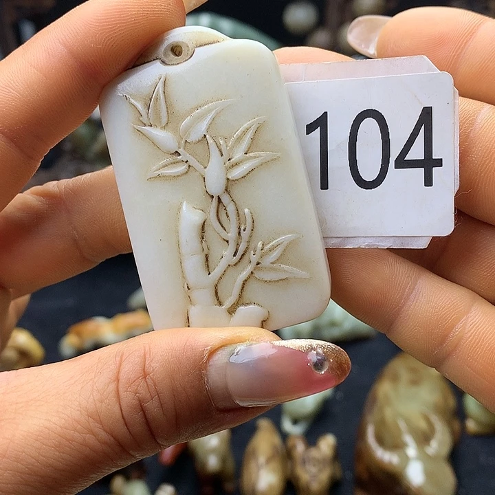 和田玉未镶嵌车挂