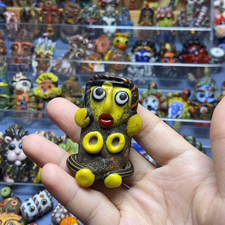 琉璃颈饰搞怪娃娃