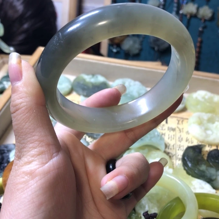 岫玉未镶嵌岫玉手镯