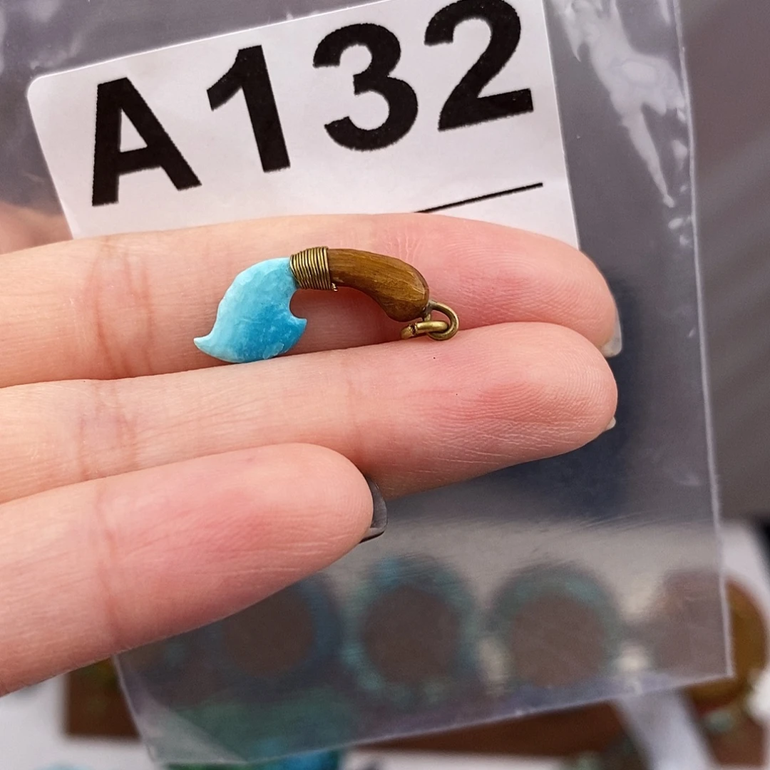 绿松石未镶嵌原矿