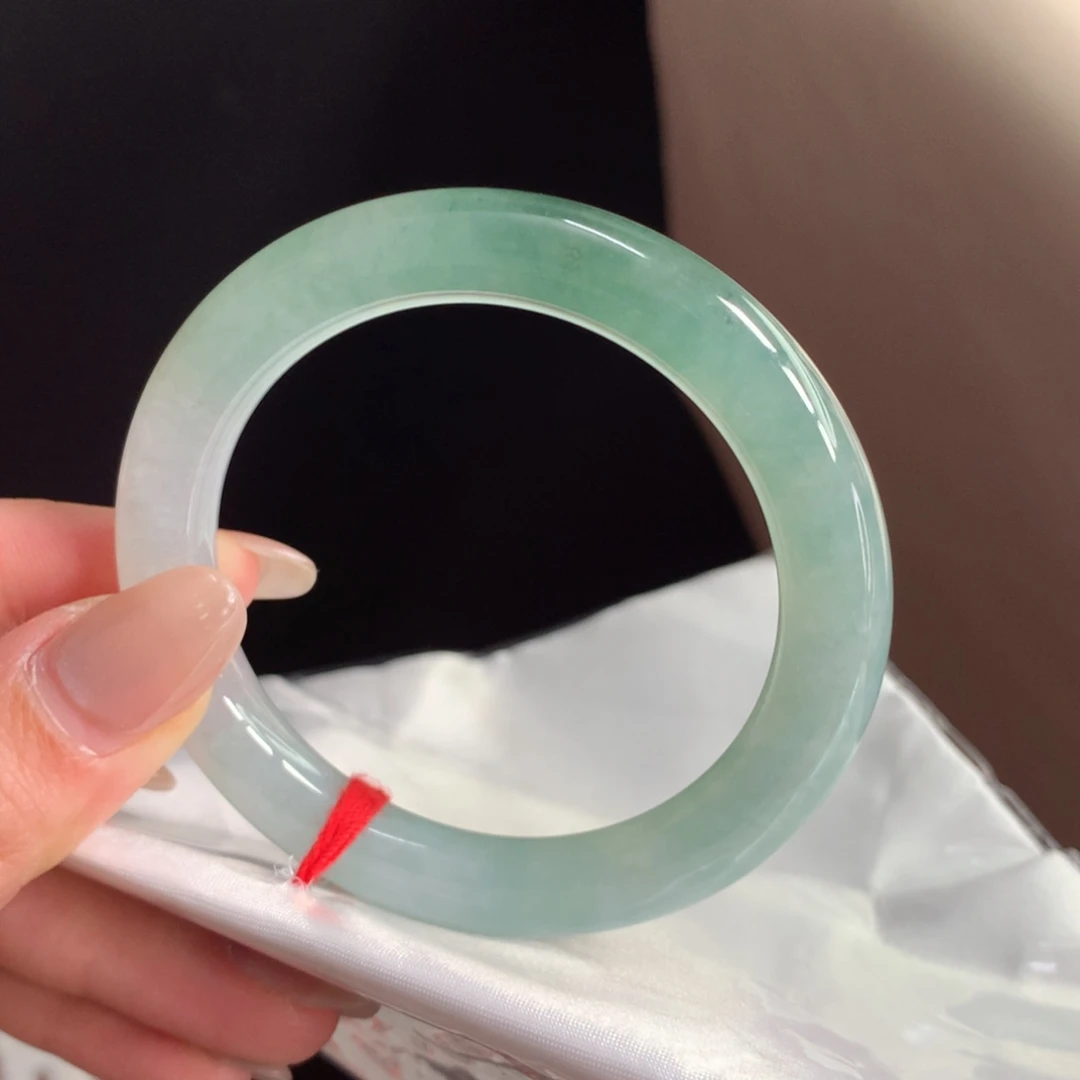 翡翠手镯未镶嵌（38号）圆条