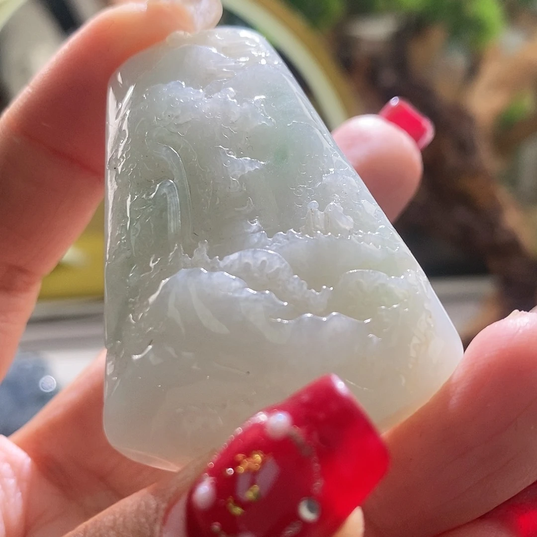 【闪购商品】翡翠颈饰未镶嵌山水