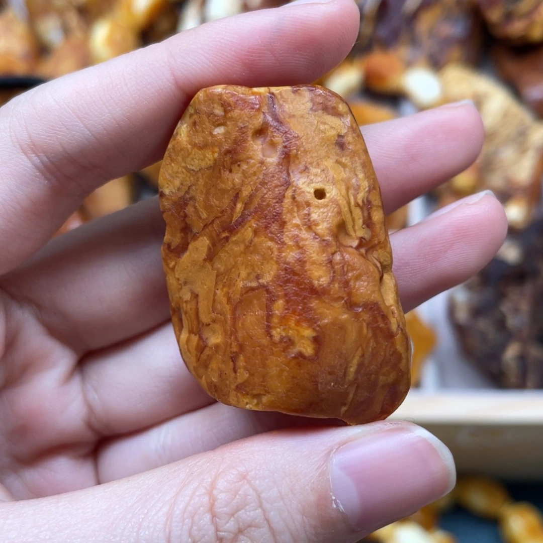 琥珀珠宝奇石未镶嵌