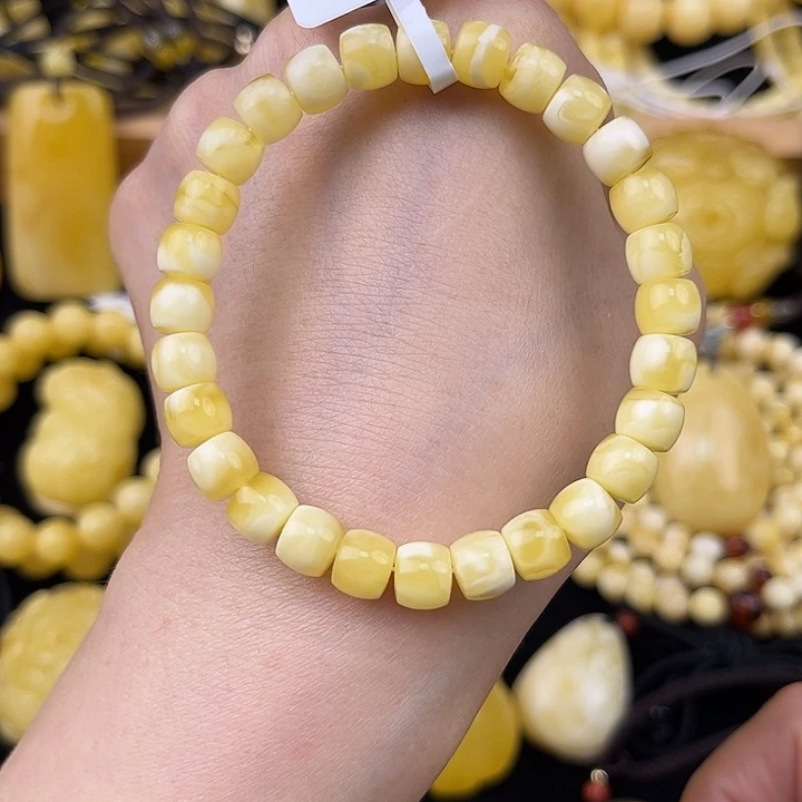 琥珀未镶嵌颈饰琥珀