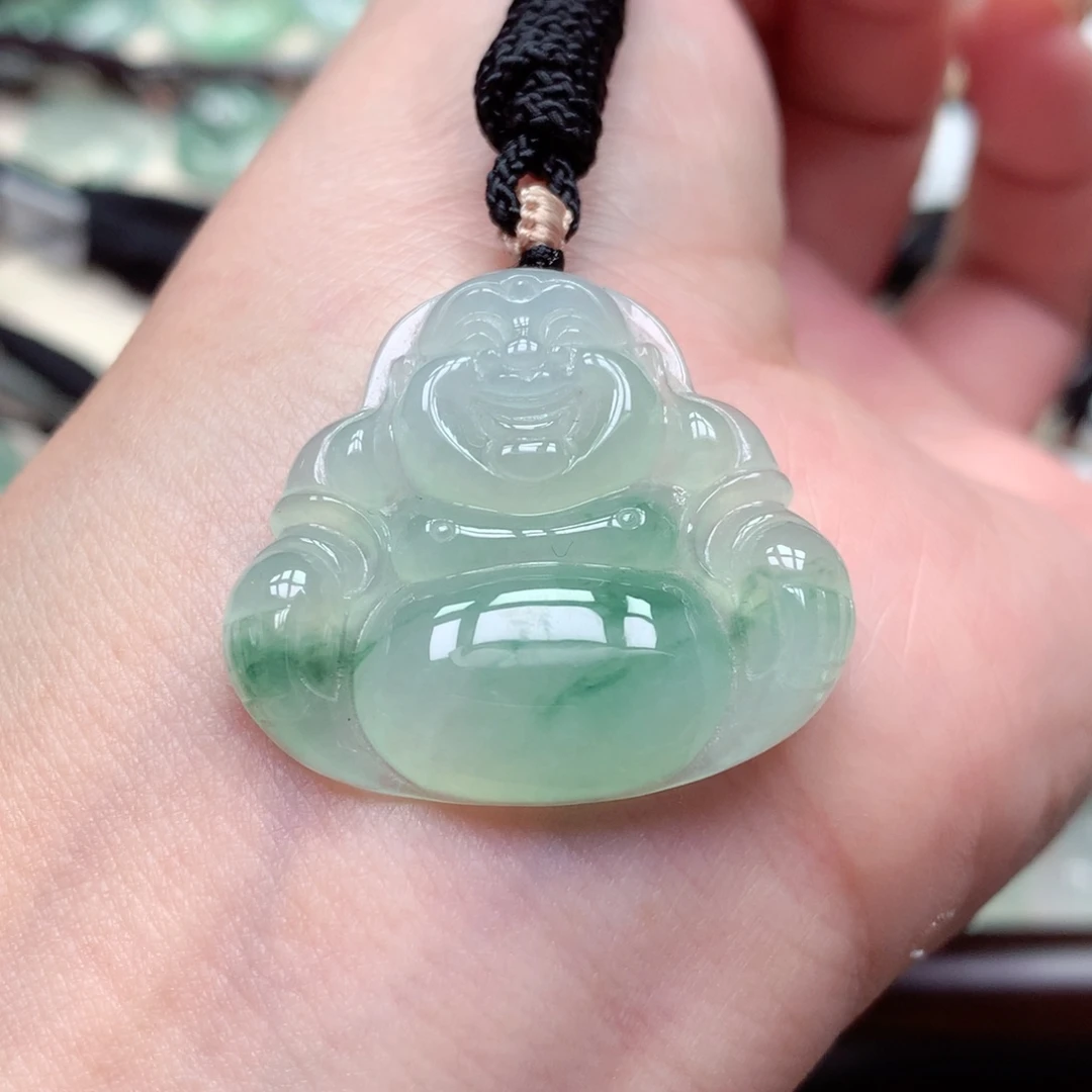 翡翠未镶嵌颈饰佛公