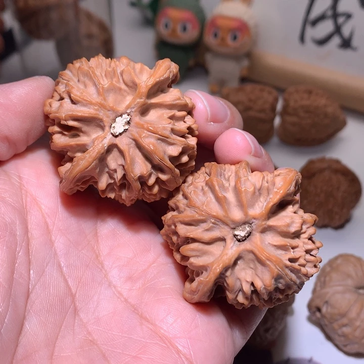 美****文玩核桃把件苹果园