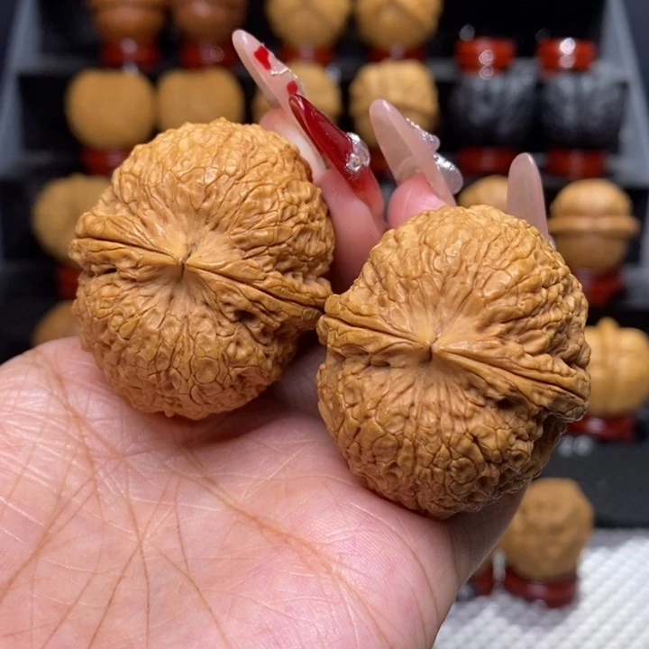 文玩核桃把件铁狮子48号