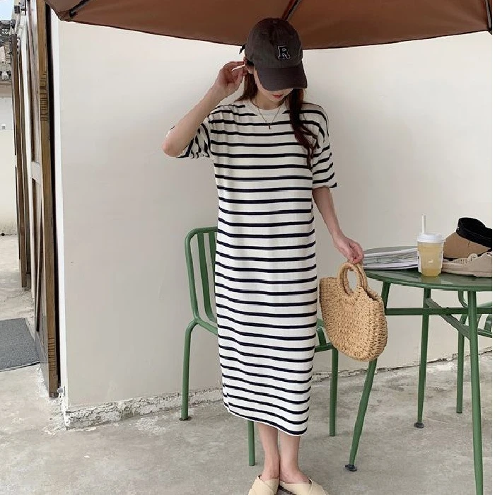 慵懒风宽松休闲条纹短袖针织裙女夏季韩版简约时尚洋气长款直筒裙