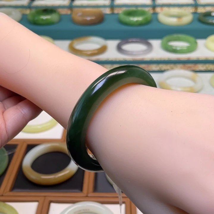 和田玉手镯未镶嵌54